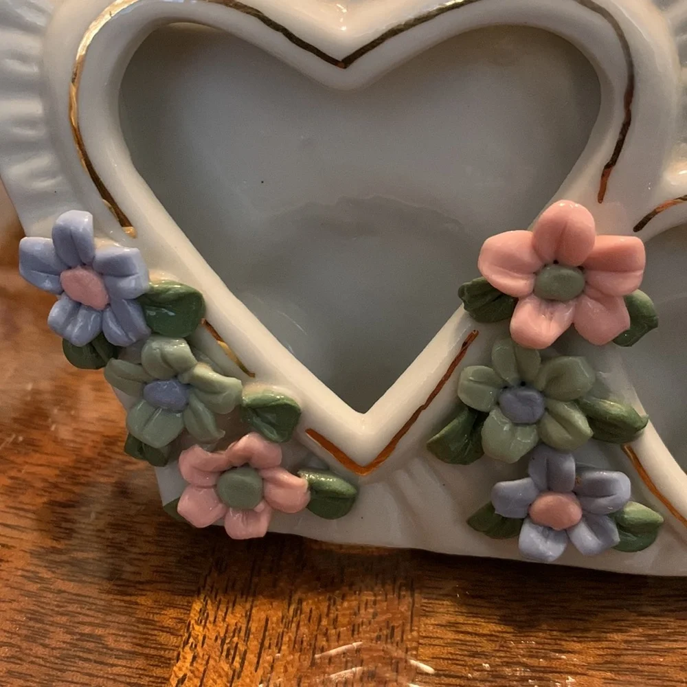 Photo Frame Dimensional Ceramic Heart shaped floral 2 Picture Flower Design